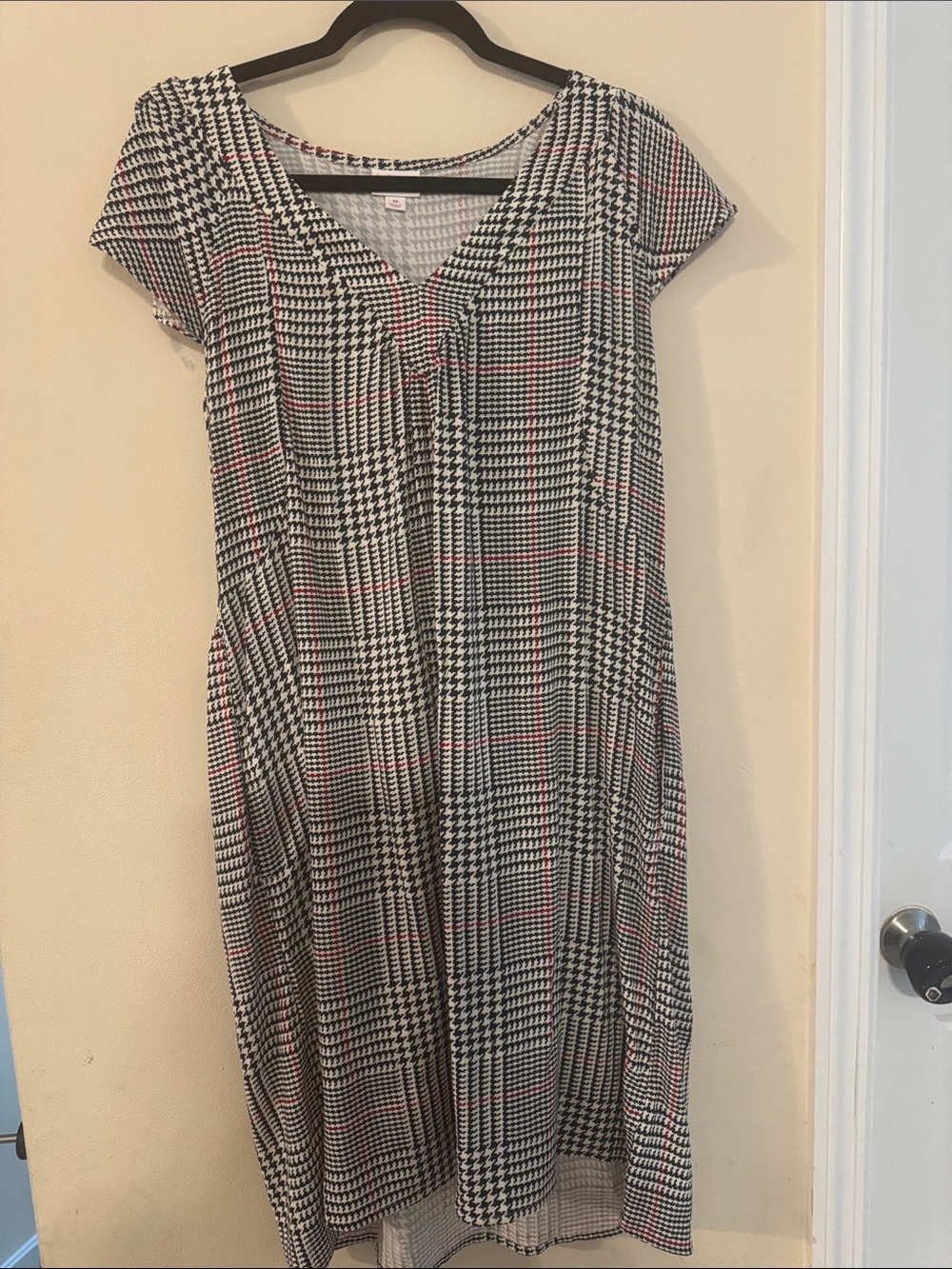 LuLaRoe Black, White & Pink Glen Plaid Midi Dress with pockets